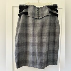 Worthington Velvet Trim Black & gray plaid Skirt Pencil Slimming Button like new